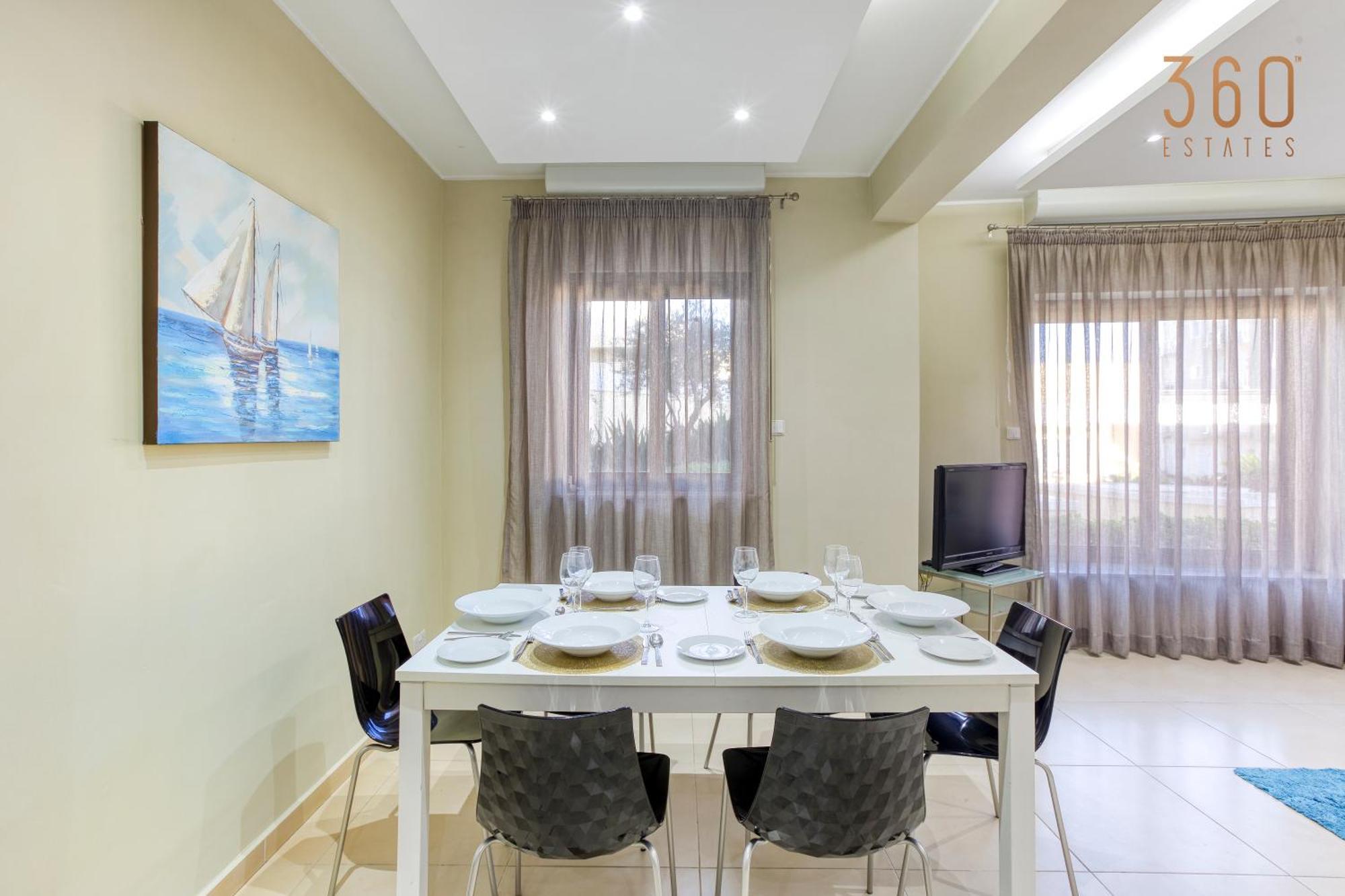 Apartment Charming 2br W/access To Pool In By 360 Estates